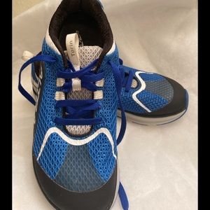 MENS ATHLETIC SHOES Size 10.5 ALTRA